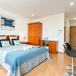 Host Wise - Bright Quiet Flats - Prime Location