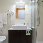 Host Wise - Bright Quiet Flats - Prime Location *