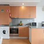 Host Wise - Bright Quiet Flats - Prime Location