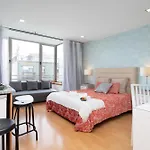 Host Wise - Bright Quiet Flats - Prime Location
