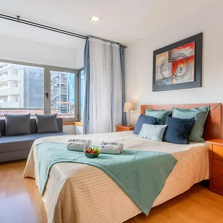 Host Wise - Bright Quiet Flats - Prime Location *