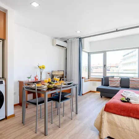 Daire Host Wise - Bright Quiet Flats - Prime Location *