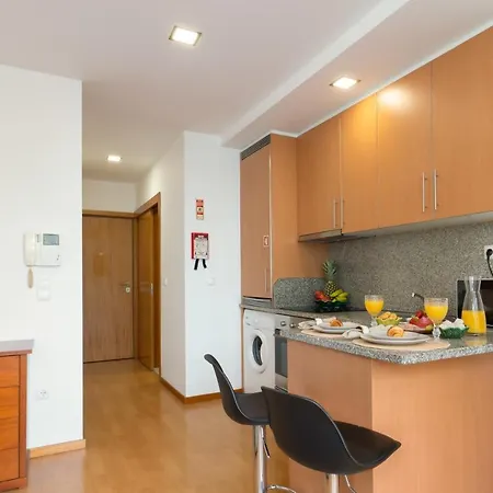 Daire Host Wise - Bright Quiet Flats - Prime Location *