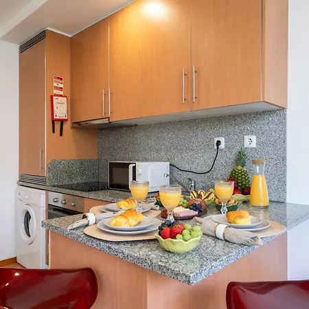 Daire Host Wise - Bright Quiet Flats - Prime Location *