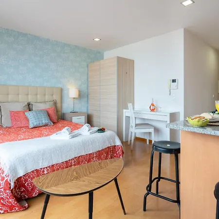 Daire Host Wise - Bright Quiet Flats - Prime Location *