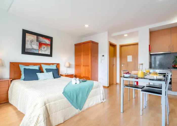 Host Wise - Bright Quiet Flats - Prime Location Lägenhet *