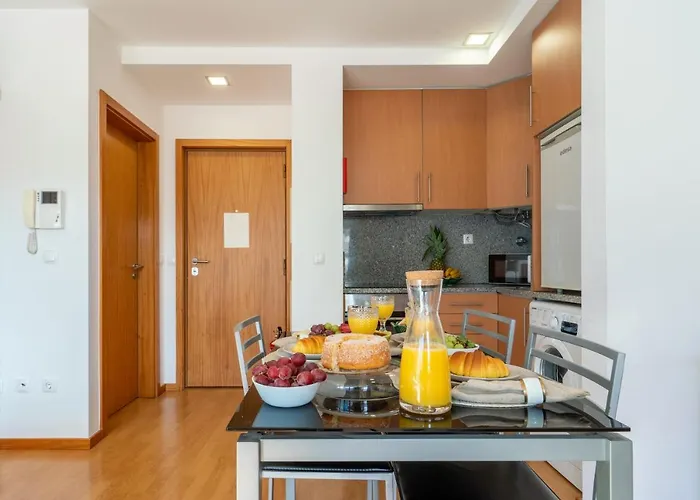 Host Wise - Bright Quiet Flats - Prime Location * Oporto