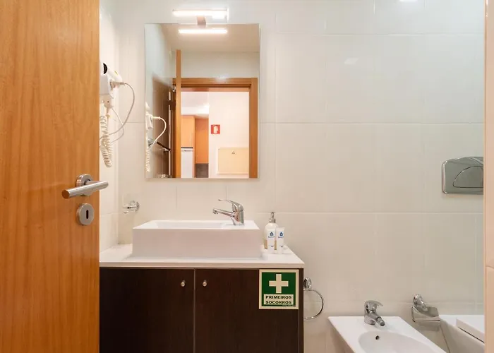 Host Wise - Bright Quiet Flats - Prime Location Oporto