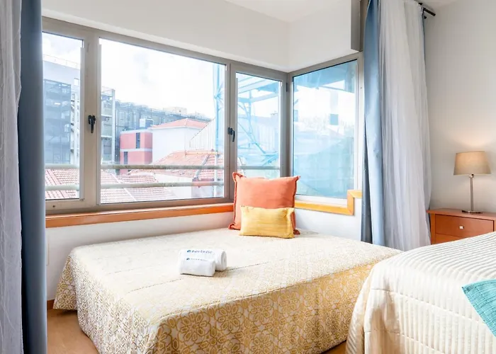 Host Wise - Bright Quiet Flats - Prime Location