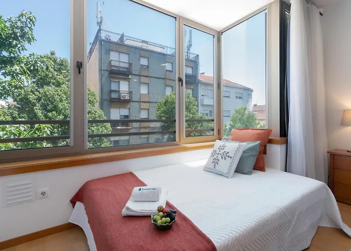 Host Wise - Bright Quiet Flats - Prime Location Lägenhet