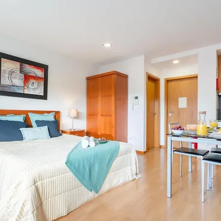 Host Wise - Bright Quiet Flats - Prime Location Apartament *