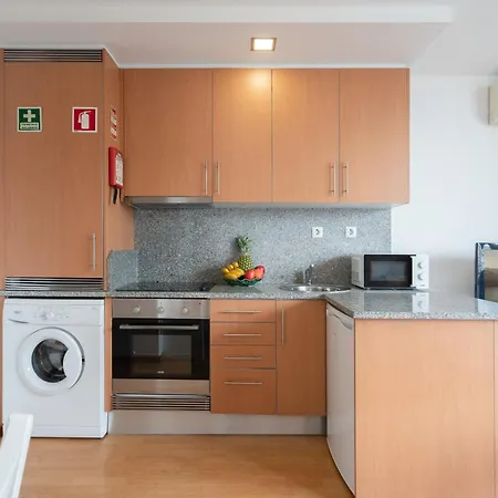 Host Wise - Bright Quiet Flats - Prime Location