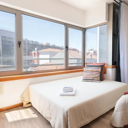 아파트 Host Wise - Bright Quiet Flats - Prime Location 포르투