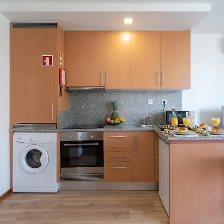 아파트 Host Wise - Bright Quiet Flats - Prime Location 포르투