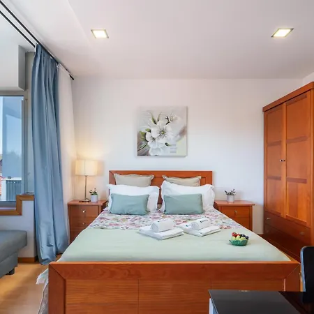 Magnolia - Bright Quiet Flats - Prime Location *