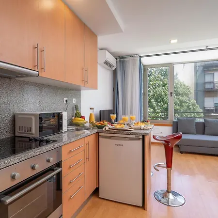 Host Wise - Bright Quiet Flats - Prime Location