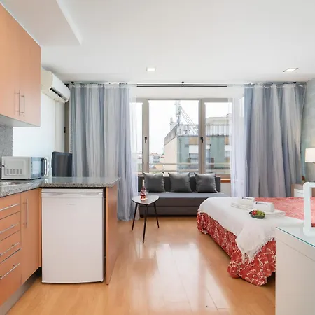 Host Wise - Bright Quiet Flats - Prime Location * Porto