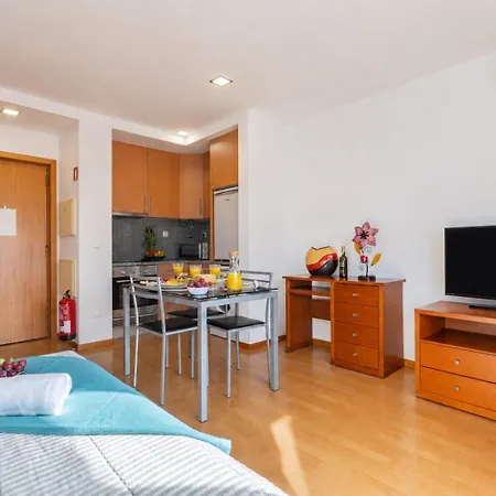 Magnolia - Bright Quiet Flats - Prime Location *