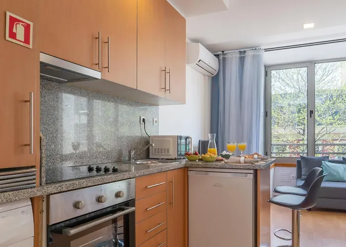 Host Wise - Bright Quiet Flats - Prime Location Lejlighed