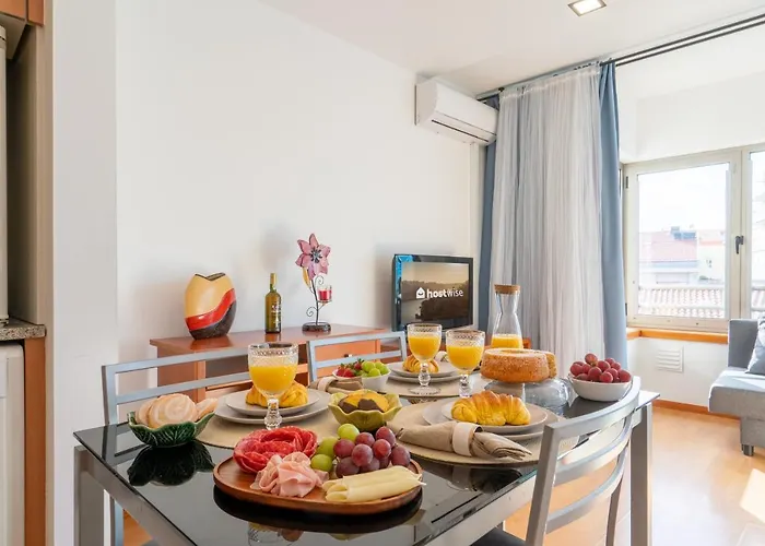 Apartament Host Wise - Bright Quiet Flats - Prime Location *