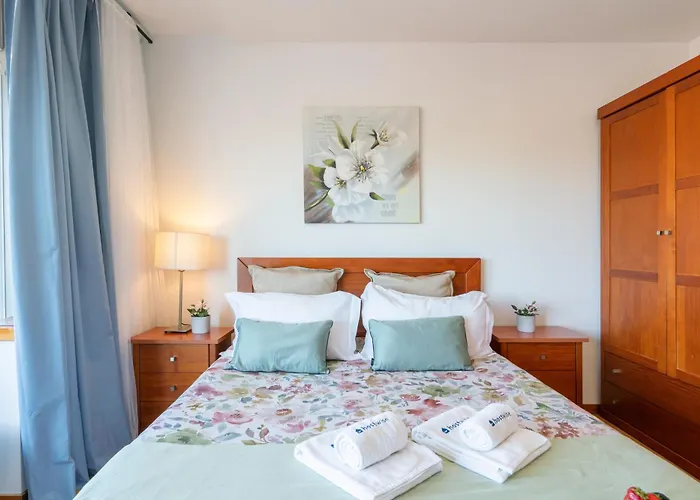 Host Wise - Bright Quiet Flats - Prime Location *