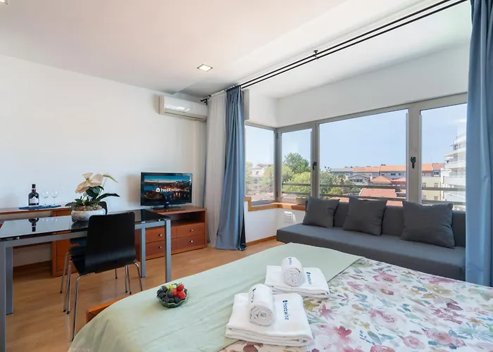 Host Wise - Bright Quiet Flats - Prime Location Apartament