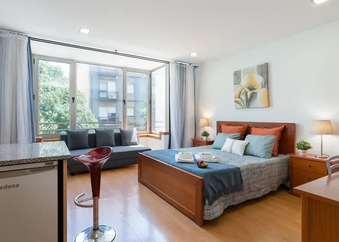 Host Wise - Bright Quiet Flats - Prime Location Porto