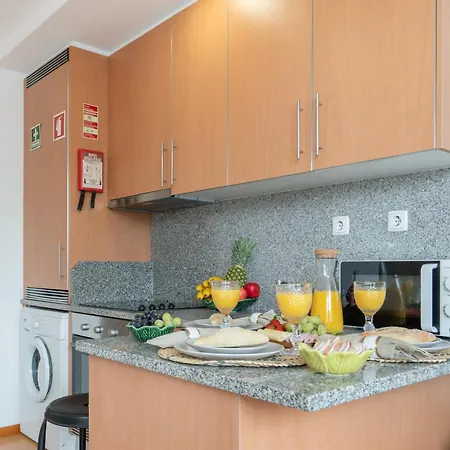 Host Wise - Bright Quiet Flats - Prime Location * Porto