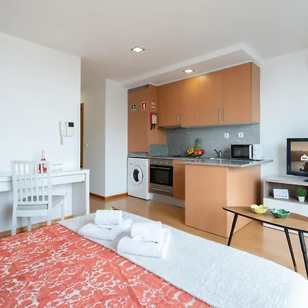 Host Wise - Bright Quiet Flats - Prime Location * Porto