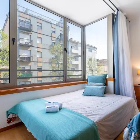 Apartment Host Wise - Bright Quiet Flats - Prime Location Porto