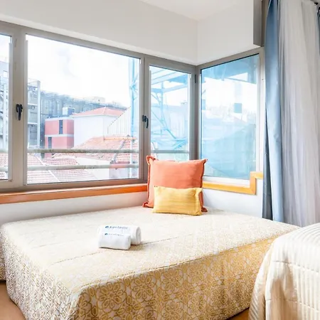 Host Wise - Bright Quiet Flats - Prime Location