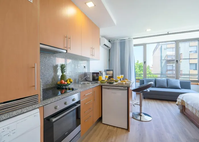 Host Wise - Bright Quiet Flats - Prime Location דירה