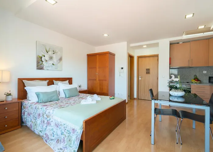 Host Wise - Bright Quiet Flats - Prime Location * פורטו