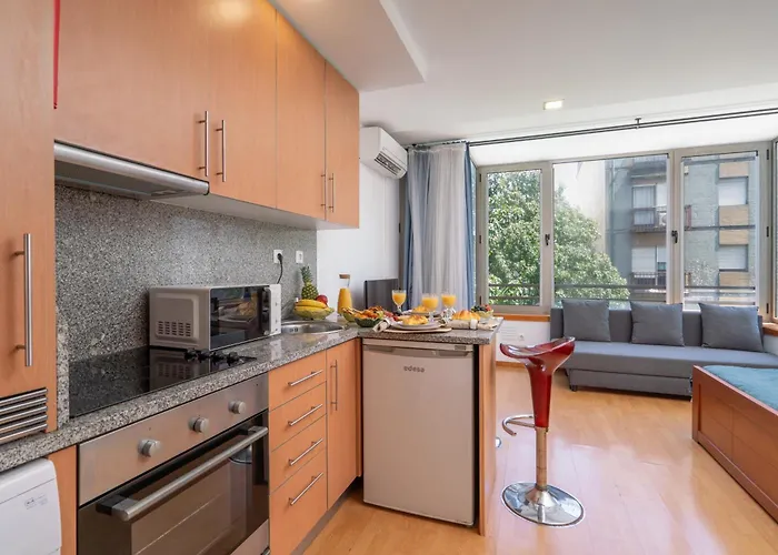 Host Wise - Bright Quiet Flats - Prime Location