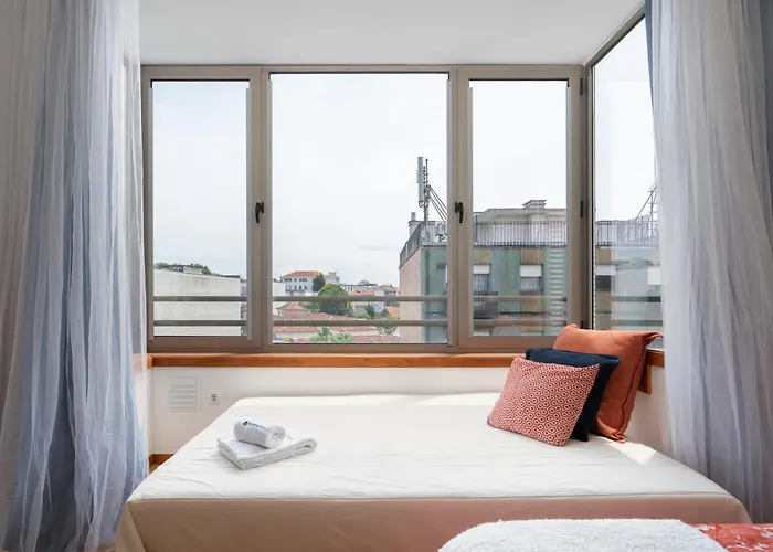 Host Wise - Bright Quiet Flats - Prime Location *